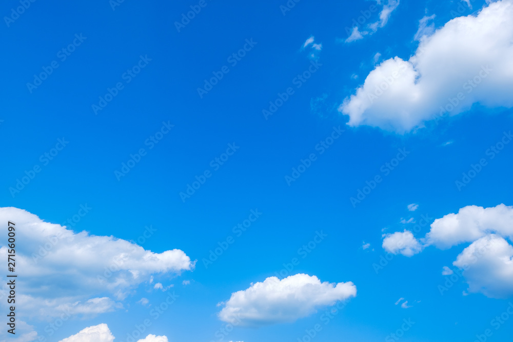 【写真素材】 青空 空 雲 初夏の空 背景 背景素材 6月 コピースペース 【写真素材】 青空 空 雲 初夏の空 背景 背景素材 6月 コピースペース