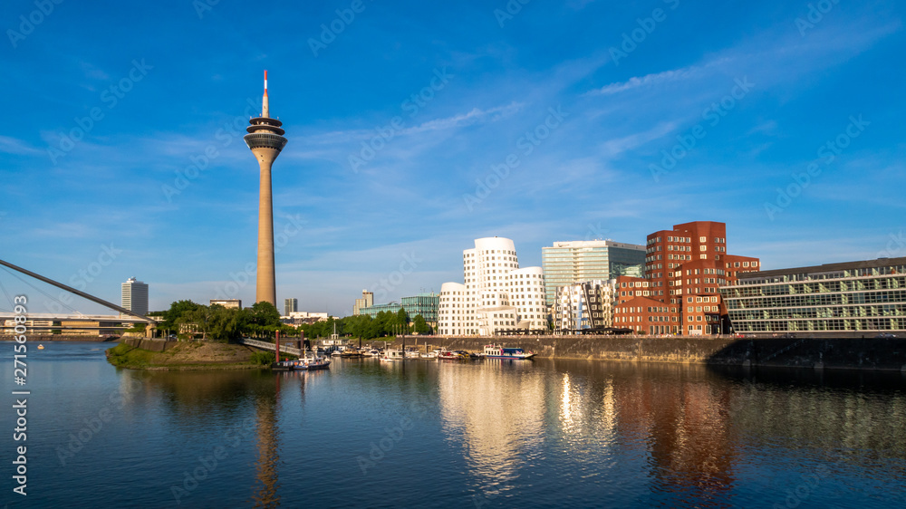 Panorama Spiegelung Düsseldorf Medienhafen