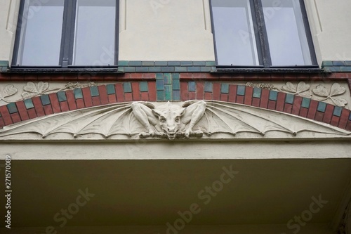 Jugendstilfassade mit Drache in Berlin photo