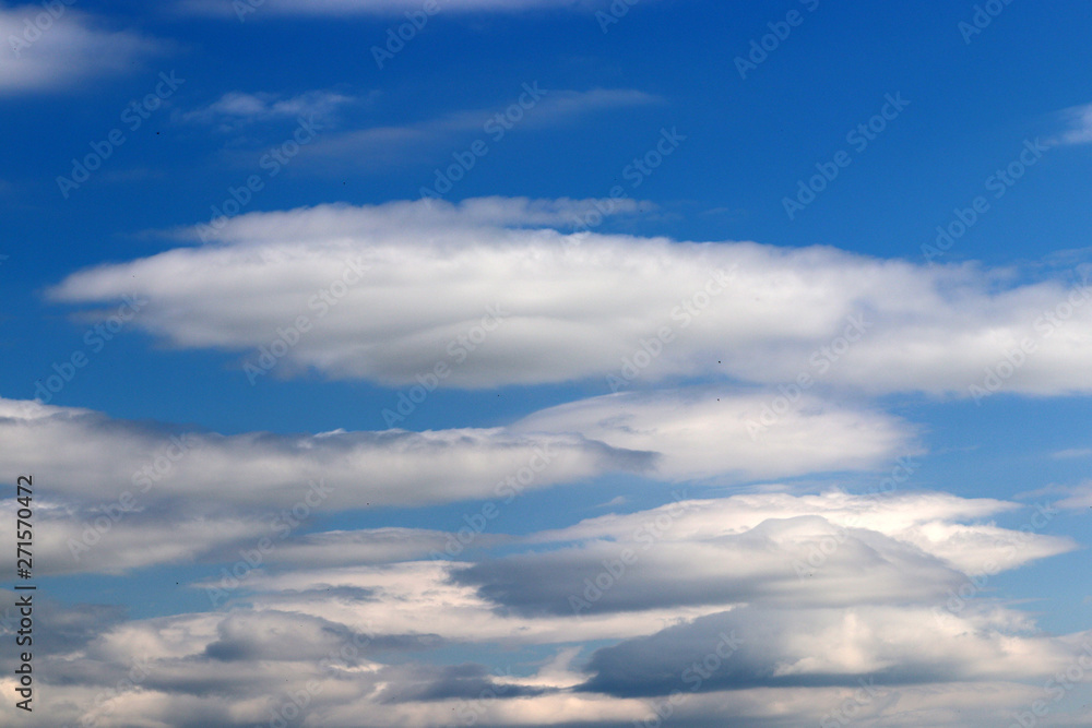 Des nuages dans le ciel de Belgique