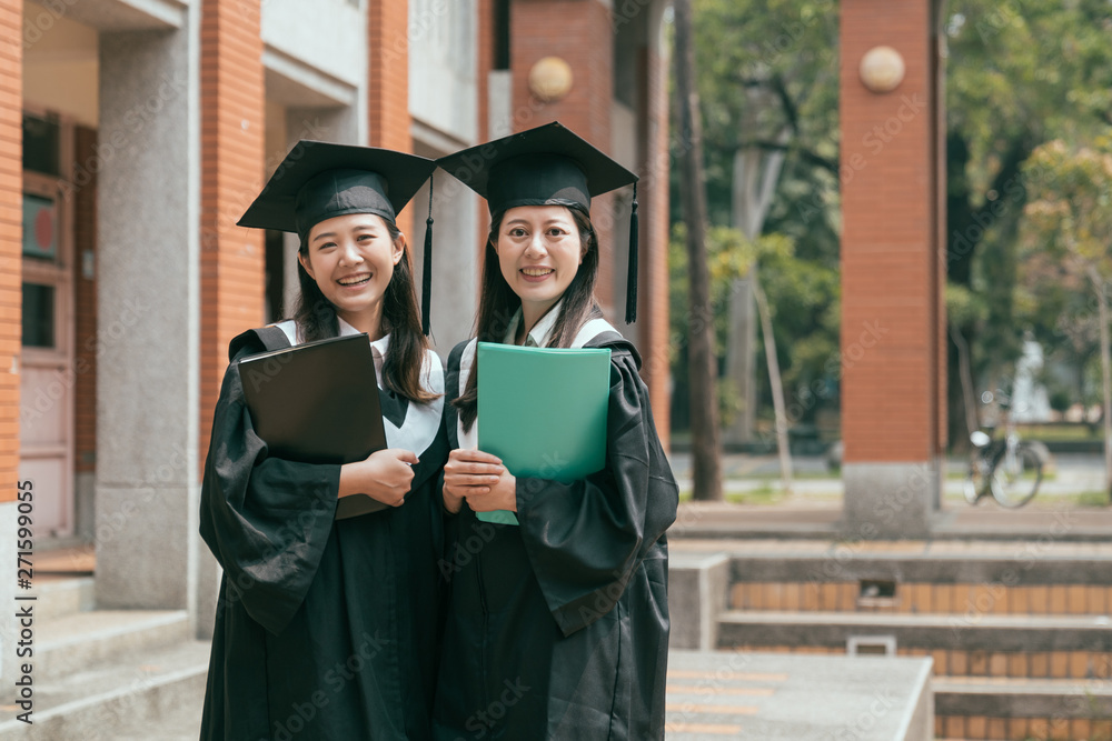 convocation /degree gown /graduation