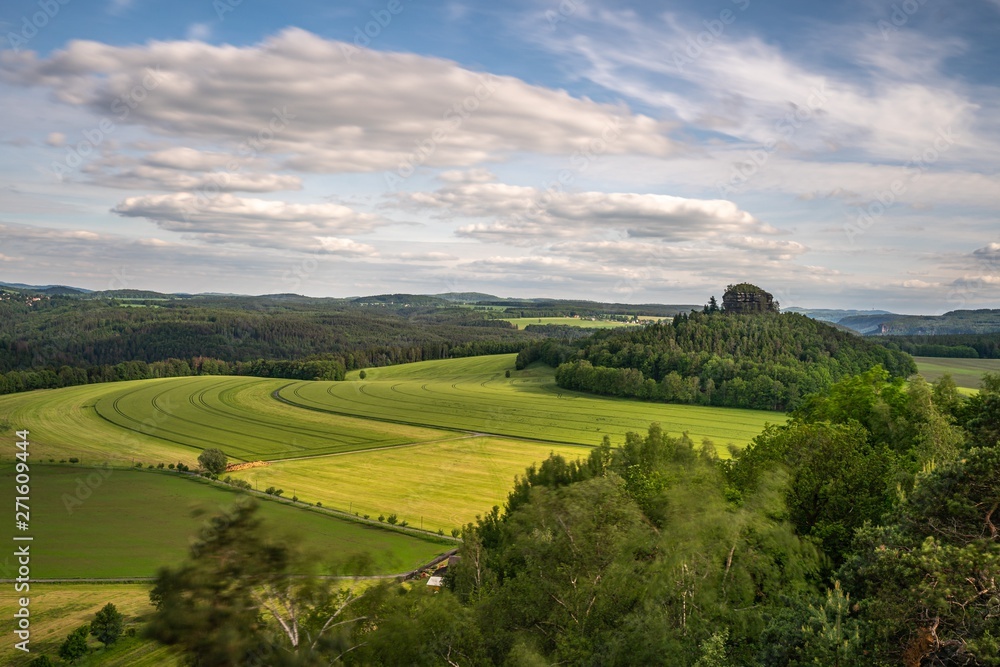 Obraz premium kaiserkrone table hill in saxon switzerland, germany