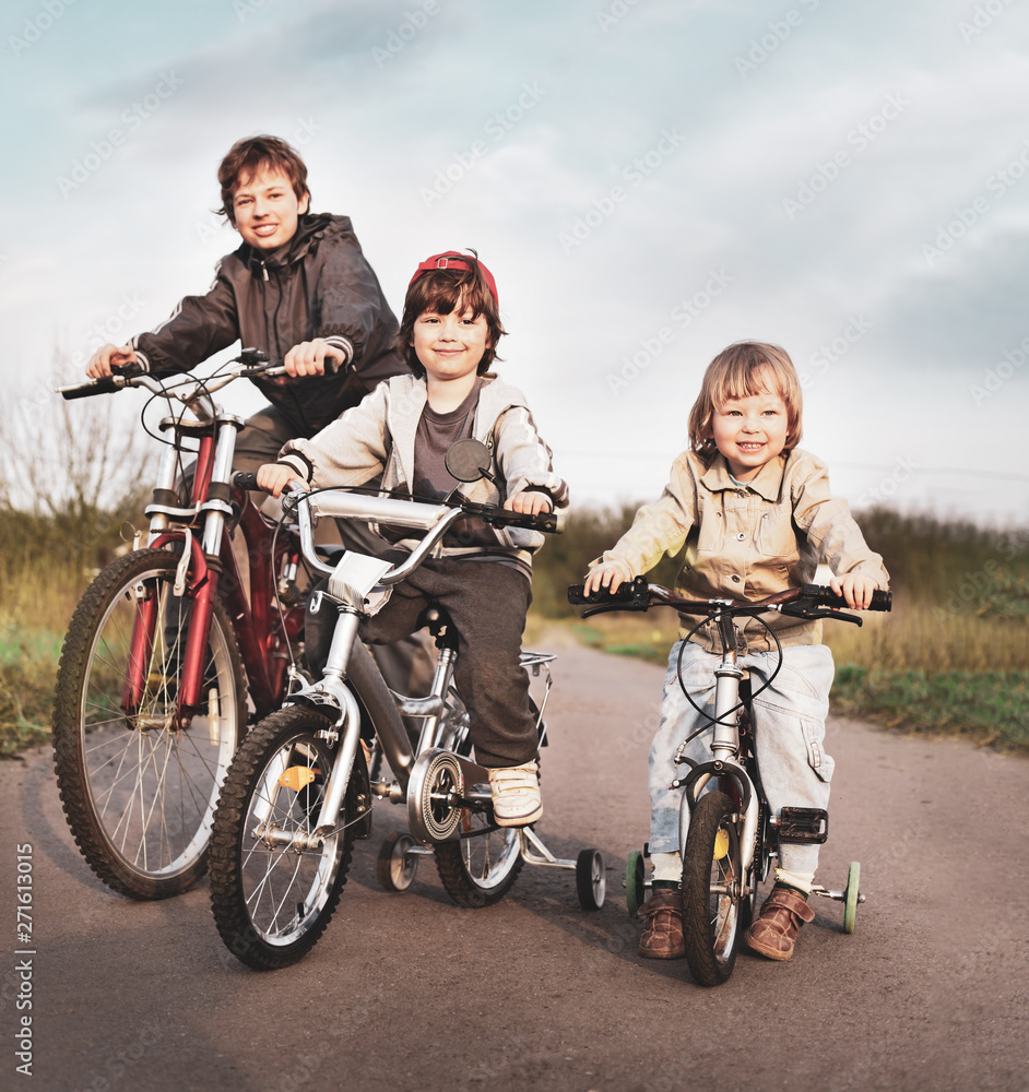  brothers ride on bikes