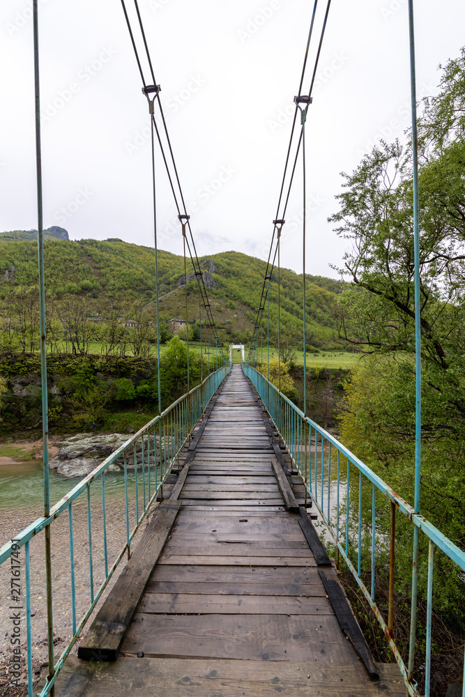 Obraz premium Suspended bridge near Kardzhali city in Bulgaria