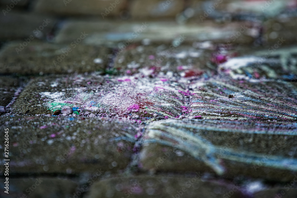 Obraz premium Chalk painting of an abstract lines on the pavement