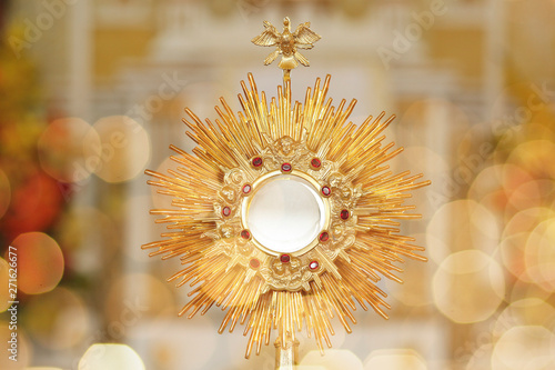 Fotografie Ostensorial adoration in the catholic church