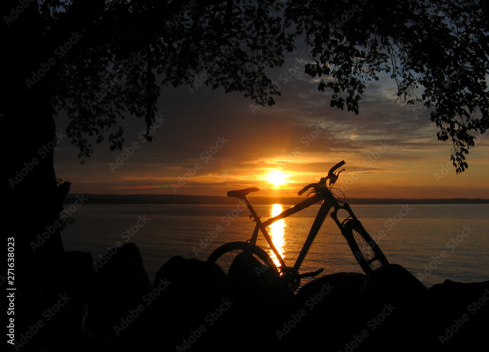 Naklejka premium A photo of a beautiful sunset.