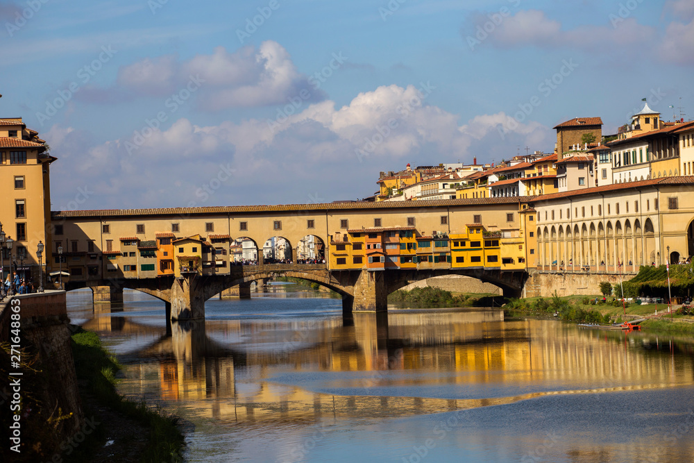 Ponte Vecchio (Old bridge), famous bridge over Arno river in Florence, Italy. 