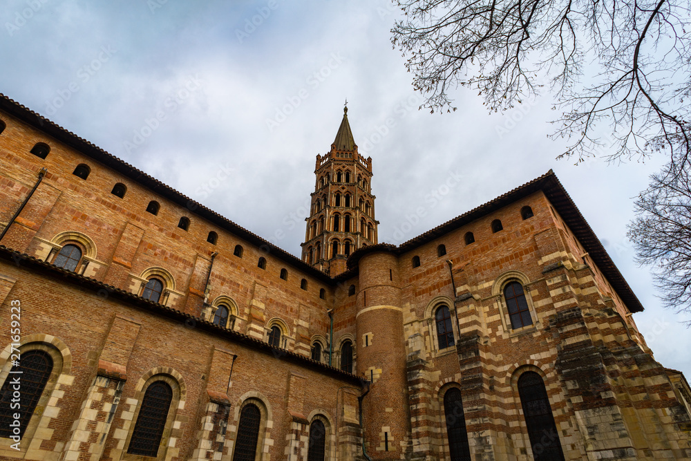 Fototapeta premium Basilique Saint-Sernin de Toulouse in France.