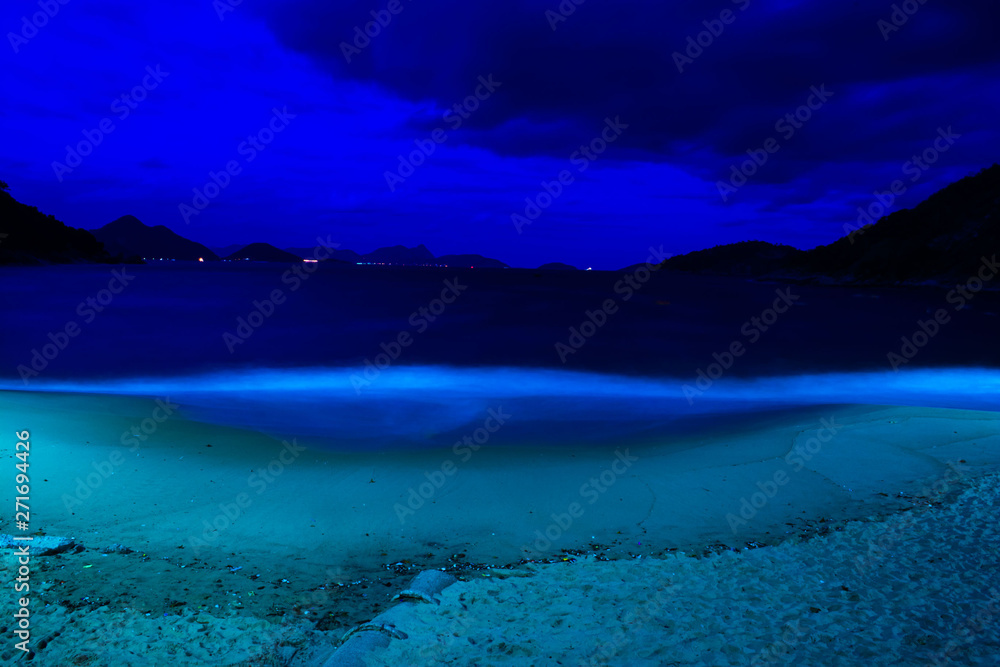 Praia vermelha em fotografia noturna