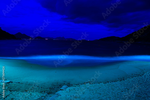 Praia vermelha em fotografia noturna