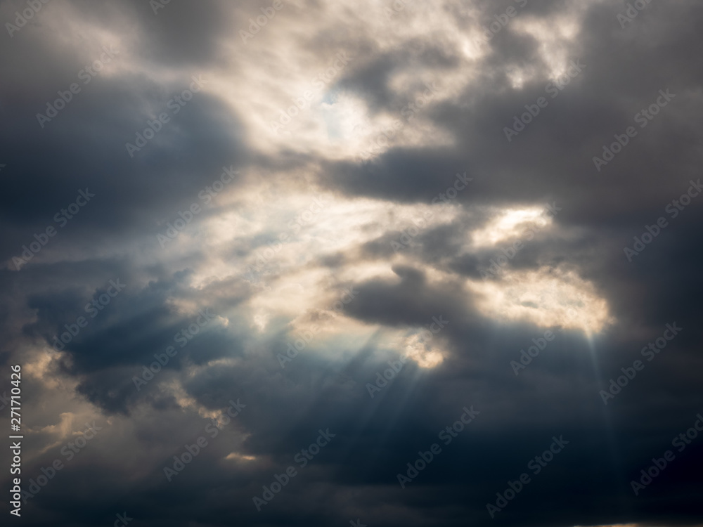 Obraz premium magische Lichtstimmung am Himmel über Brandenburg