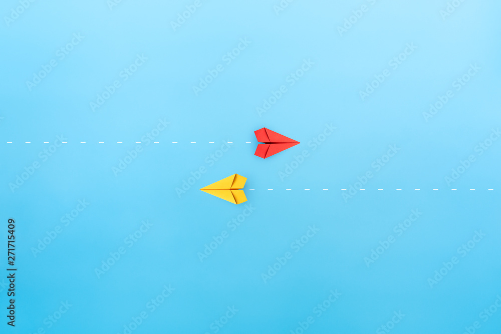 Ταπετσαρία Red and yellow paper planes flying in different directions, blue background