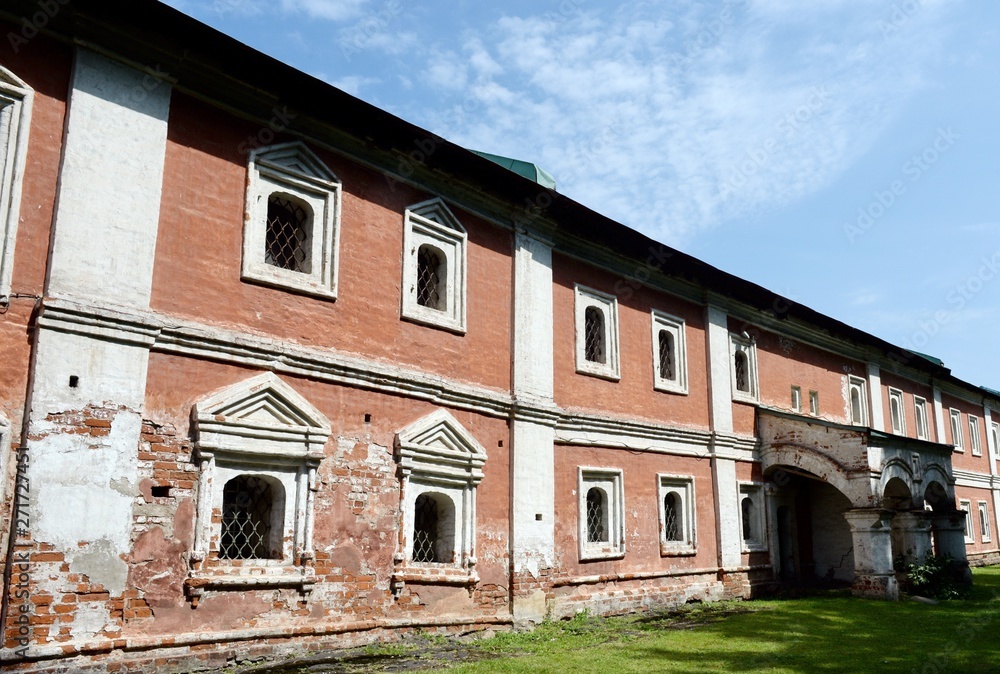 Cell building of the XVII century in the Transfiguration monastery of Yaroslavl Cell building of the XVII century in the Transfiguration monastery of Yaroslavl