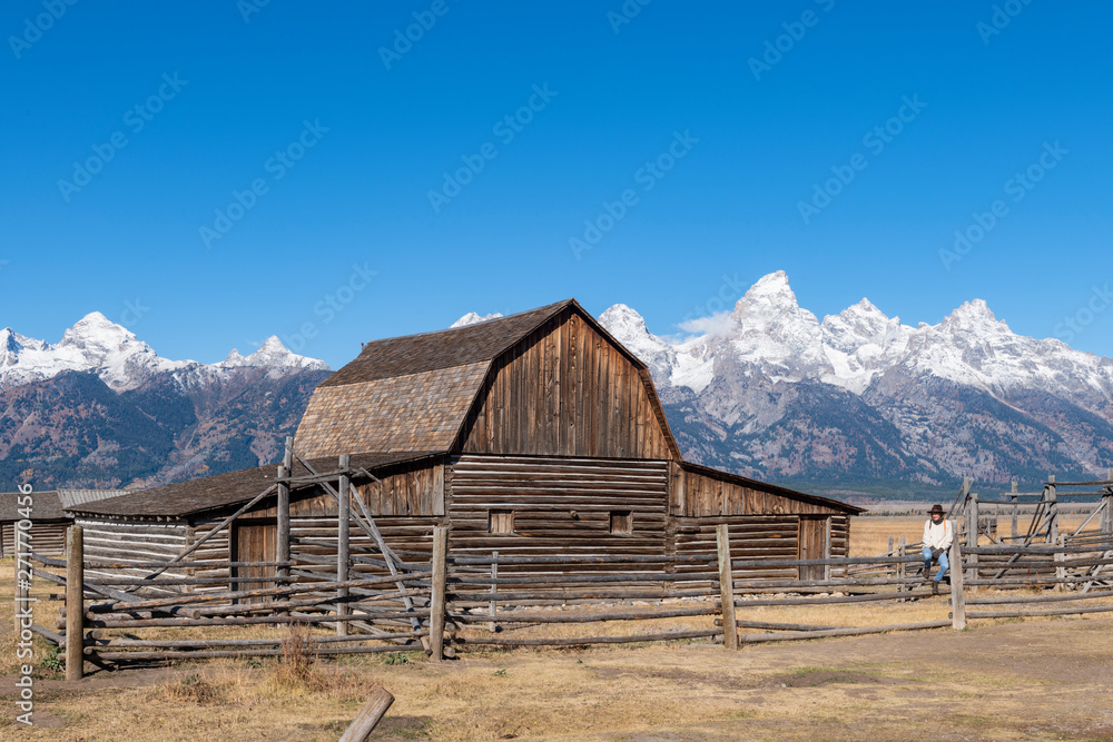Mormon Row and Teton Range, Grand Teton National Park, Wyoming Mormon Row and Teton Range, Grand Teton National Park, Wyoming