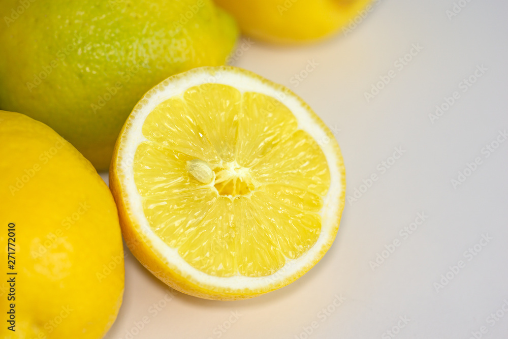 Freshly sun drenched lemons, on background Bokeh. Freshly sun drenched lemons, on background Bokeh.