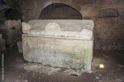 Obraz na plátně Sarcophagus  in the inner room of the necropolis in the Bet She'arim National Pa