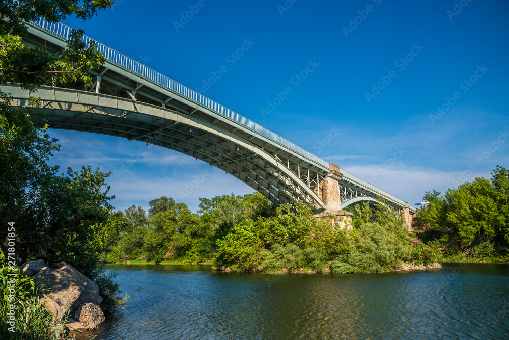Fototapeta premium Pont à St Just d'Ardèche