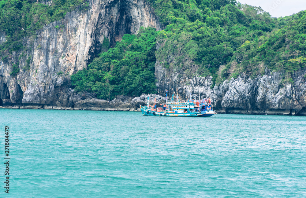 Obraz premium Beautiful blue sea in Thailand
