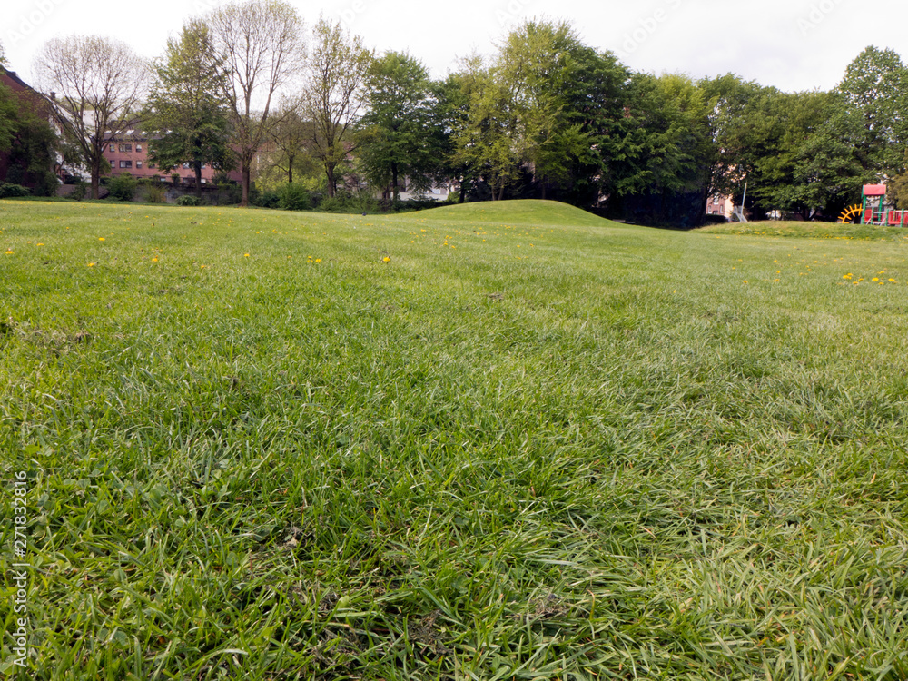 Der Basilisken Park in Bielefeld. Eine kleine Parkanlage inmitten der Stadt. Der Basilisken Park in Bielefeld. Eine kleine Parkanlage inmitten der Stadt.