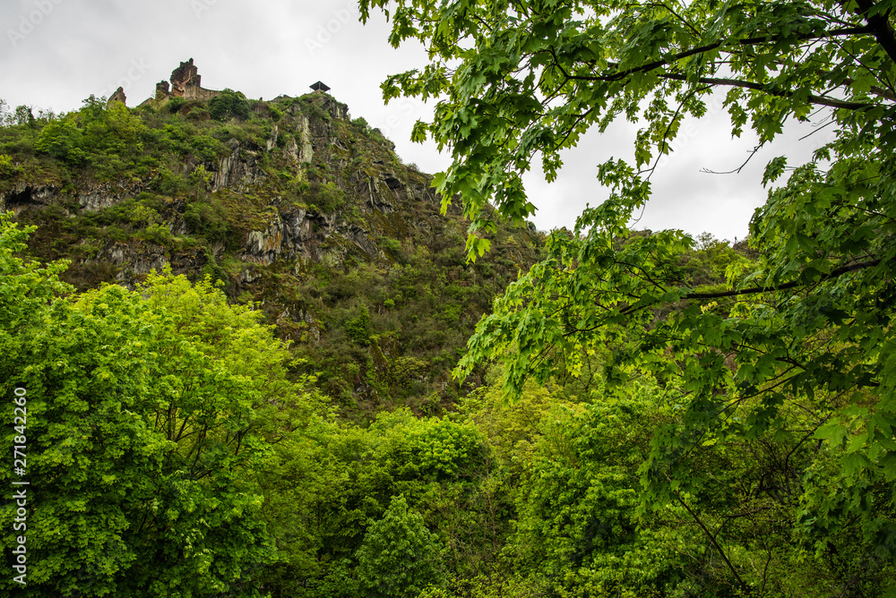 Burgruine Are auf dem Fels über Altenahr