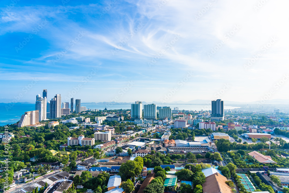 Naklejka premium Pattaya Chonburi Thailand - 28 May 2019 : Beautiful landscape and cityscape of Pattaya city is popular destination in Thailand with white cloud and blue sky