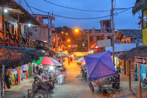 Fototapeta Naklejka Na Ścianę i Meble -  Street market in Montanita, Ecuador