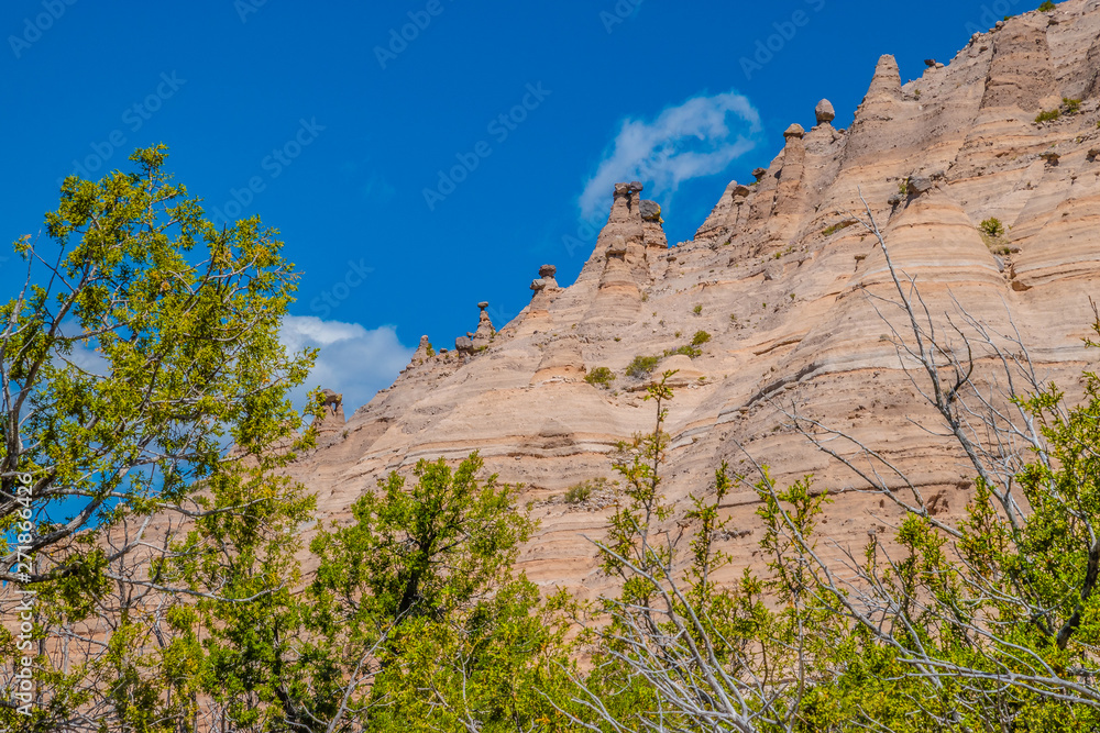 Fototapeta premium Beautiful Morning Hike to the Tent Rocks in New Mexico