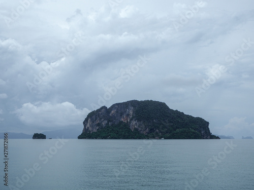 Ka Lat island is bird's nest island in Koh Yao © Kohyao