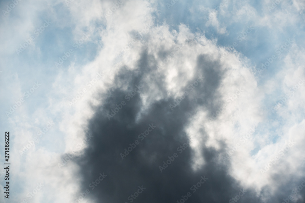 Obraz premium Clouds under sky