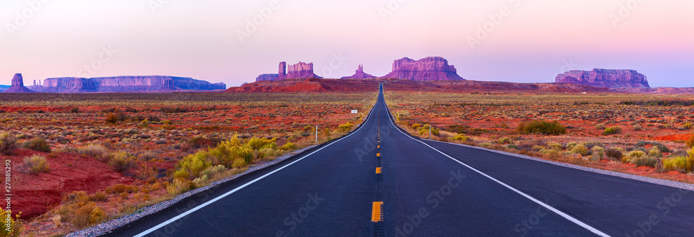  Scenic view of Monument Valley in Utah at twilight, USA. - obrazy, fototapety, plakaty 