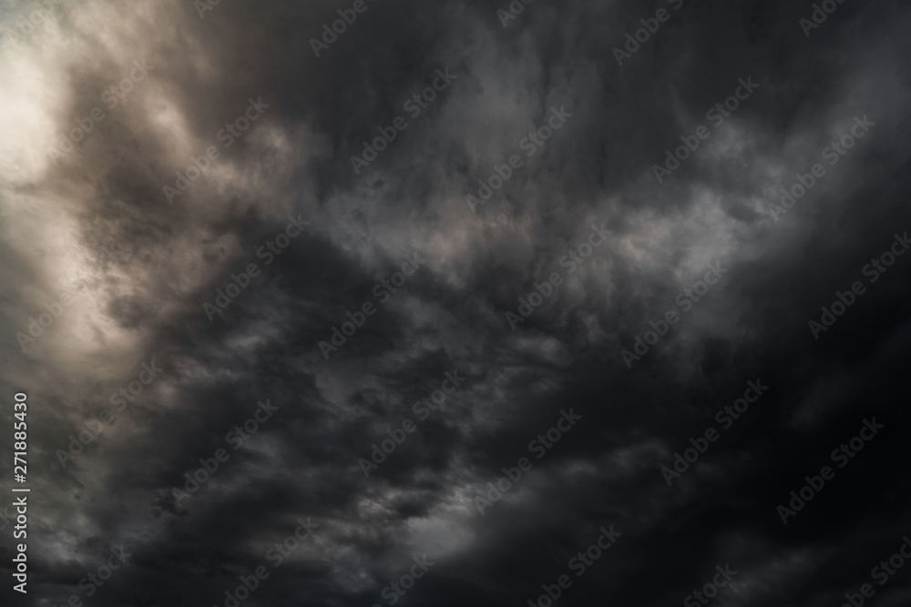 Obraz premium Clouds under sky