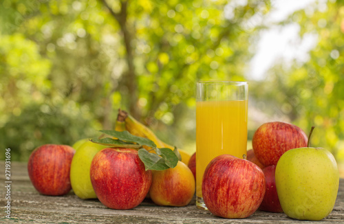 Fototapeta Naklejka Na Ścianę i Meble -  fruits and juice