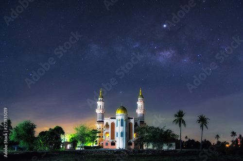 Bilde på lerret Milky way mosque Phetchaburi.