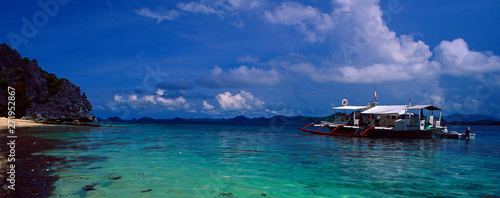 Palawan Island: Divers paradies in the Calmanian Islands in the Philippines photo