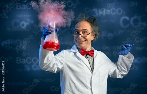 Plakat Happy chemist with his successful experiment