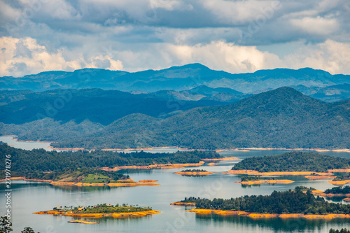 Bild auf Leinwand Guatapé Panorama Ausblick auf die Seen Kolumbien