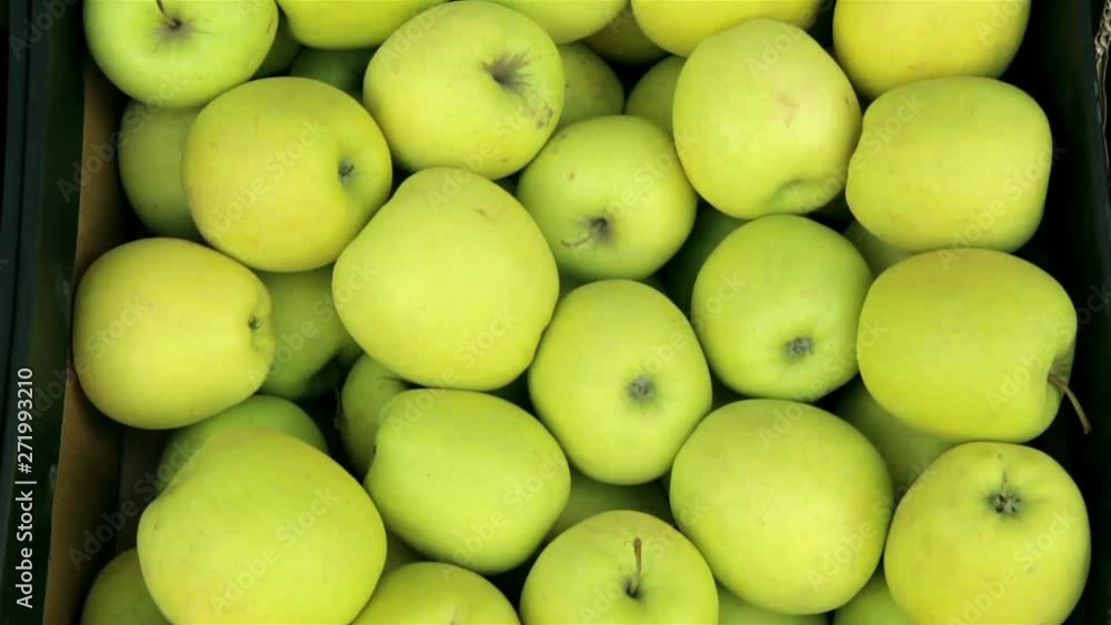 Many perfect green apples for food texture