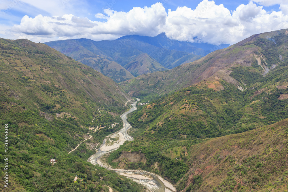Fototapeta premium panoramic view over the lush rainforest on the inca trail, peru