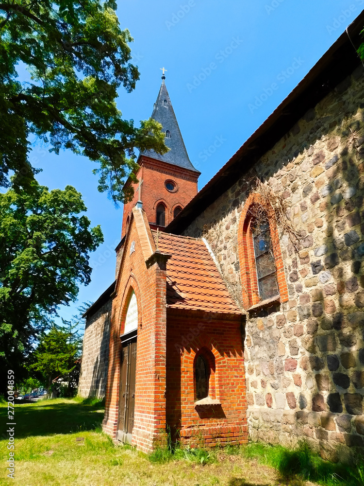 Gotisches Kirchengebäude aus der zweiten Hälfte des 13. Jahrhunderts