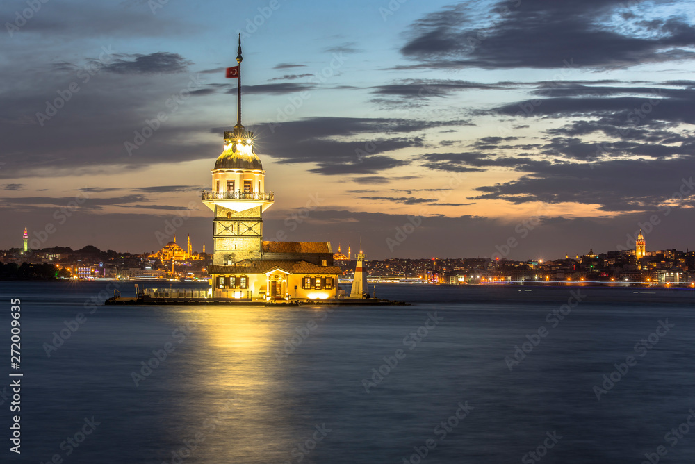 istanbul kız kulesi night 