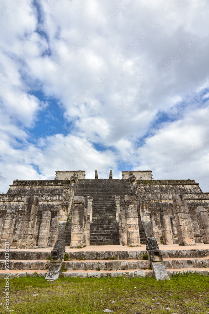 Temple of the Warriors (Templo de los Guerreros) - Chichen Itza, Mexico Temple of the Warriors (Templo de los Guerreros) - Chichen Itza, Mexico