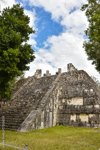 Fototapeta Naklejka Na Ścianę i Meble -  Temple of the Tables (Templo de las Mesas) - Chichen Itza, Mexico