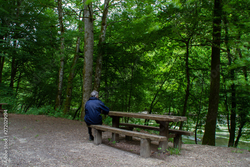 banc nature homme repos photo