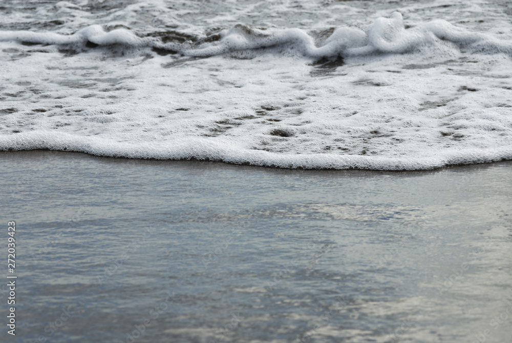 波打ち際 波 泡 素材 Stock Photo Adobe Stock