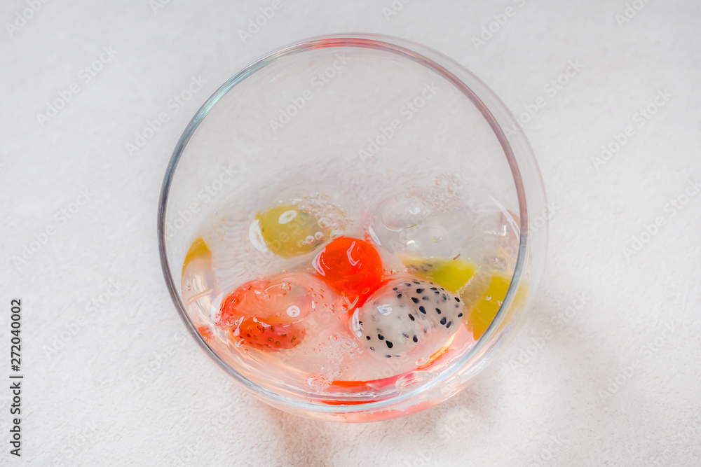 九龍球 香港のゼリー Spherical jelly popular in Hong Kong 九龍球 香港のゼリー Spherical jelly popular in Hong Kong