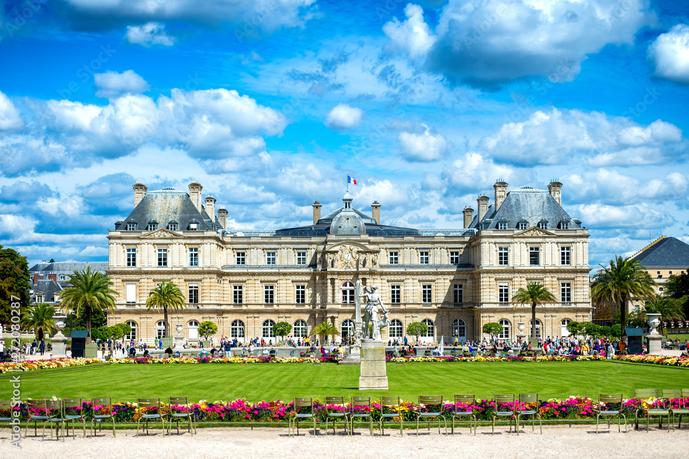 Φωτογραφία Paris: The Luxembourg Gardens (Jardin du Luxembourg) are an oasis of 25 hectares in the fascinating rive gauche (left bank) of Paris