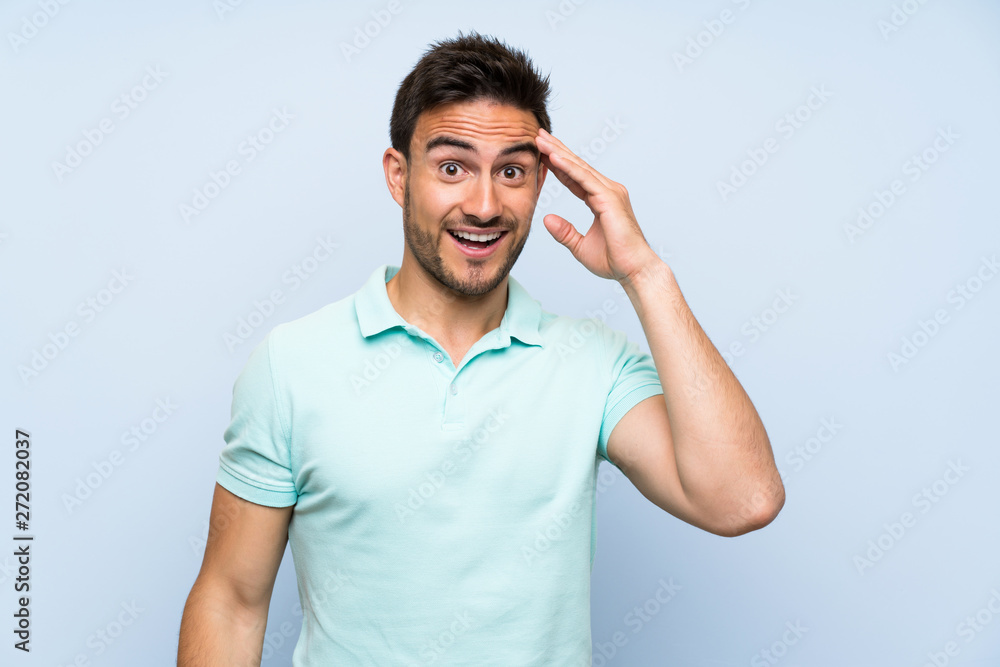 Fototapeta premium Handsome young man over isolated background has just realized something and has intending the solution