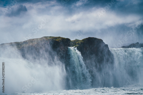 Fototapeta Naklejka Na Ścianę i Meble -  Godafoss waterfall in Iceland with cloudy sky