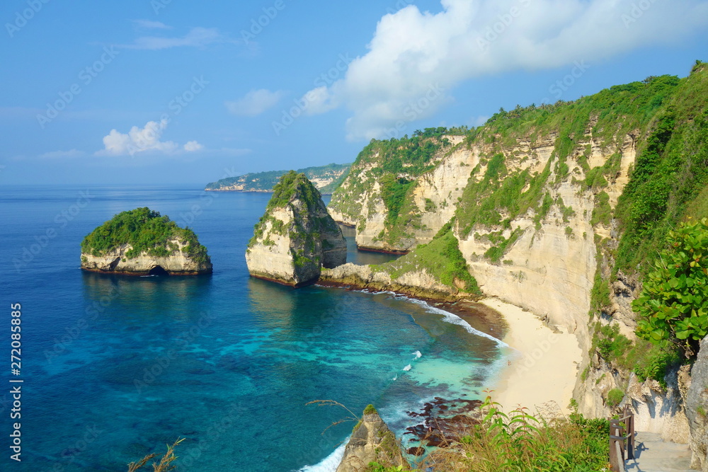 Diamond Beach is an untouched, white-sand and silky blue water bay on the eastern tip of Nusa Penida near to Bali, Indonesia